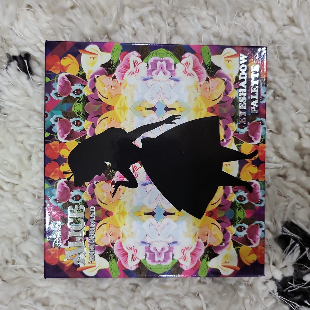 disney alice in wonderland eyeshadow palette